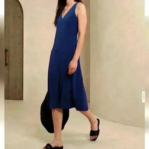 BANANA REPUBLIC SLEEVELESS DROP-WAIST MIDI DRESS - Picture 1 of 5